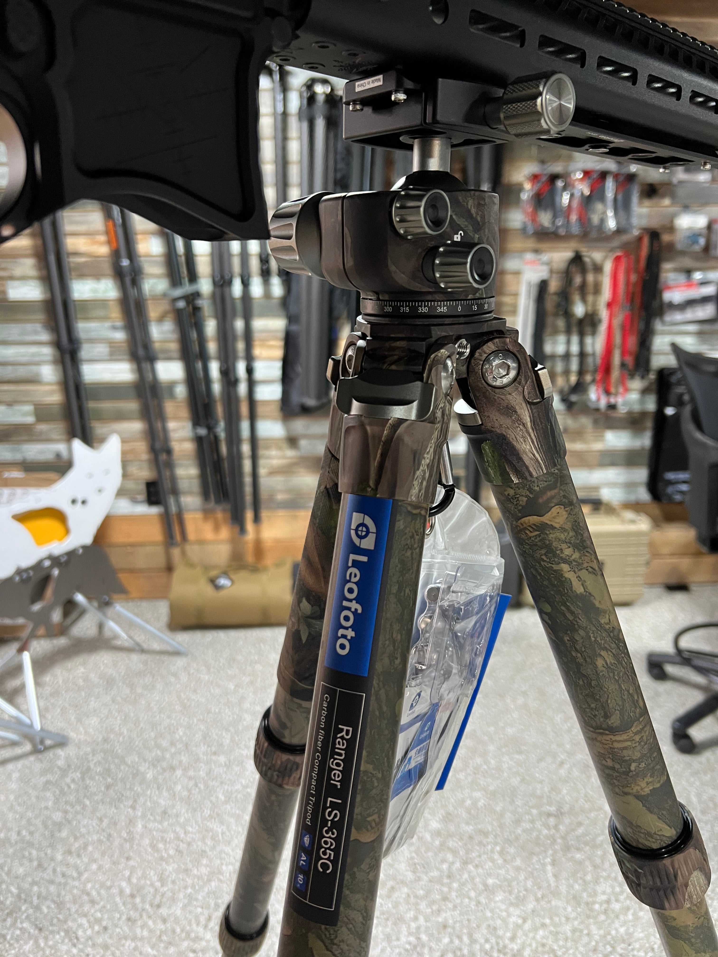 Leofoto Leofoto LS-365C + LH-40 Full Camo Tripod Kit